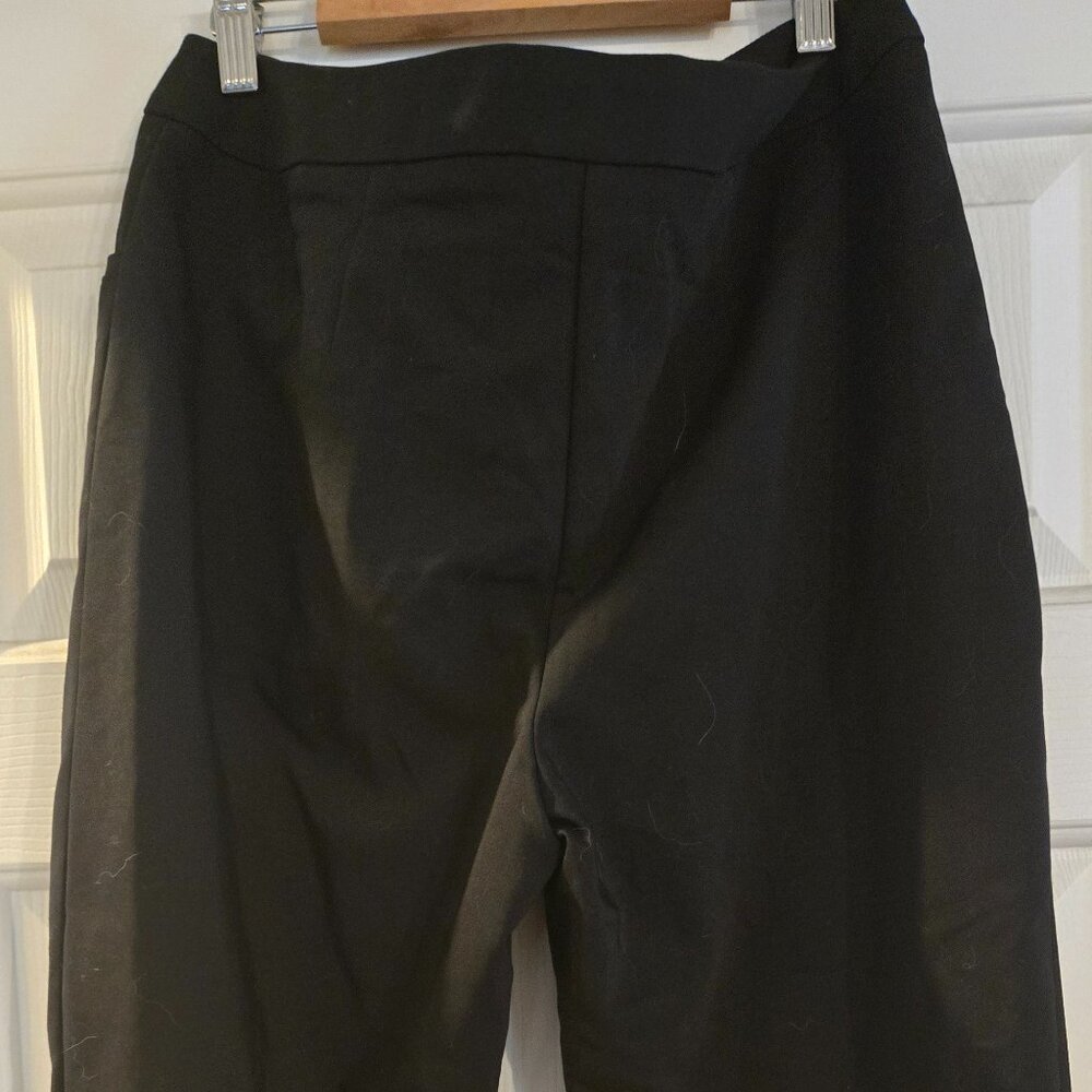 Fabulously Slimming by Chico's - Black Pant Crop - Size 0.5 - EUC - Picture 4 of 5
